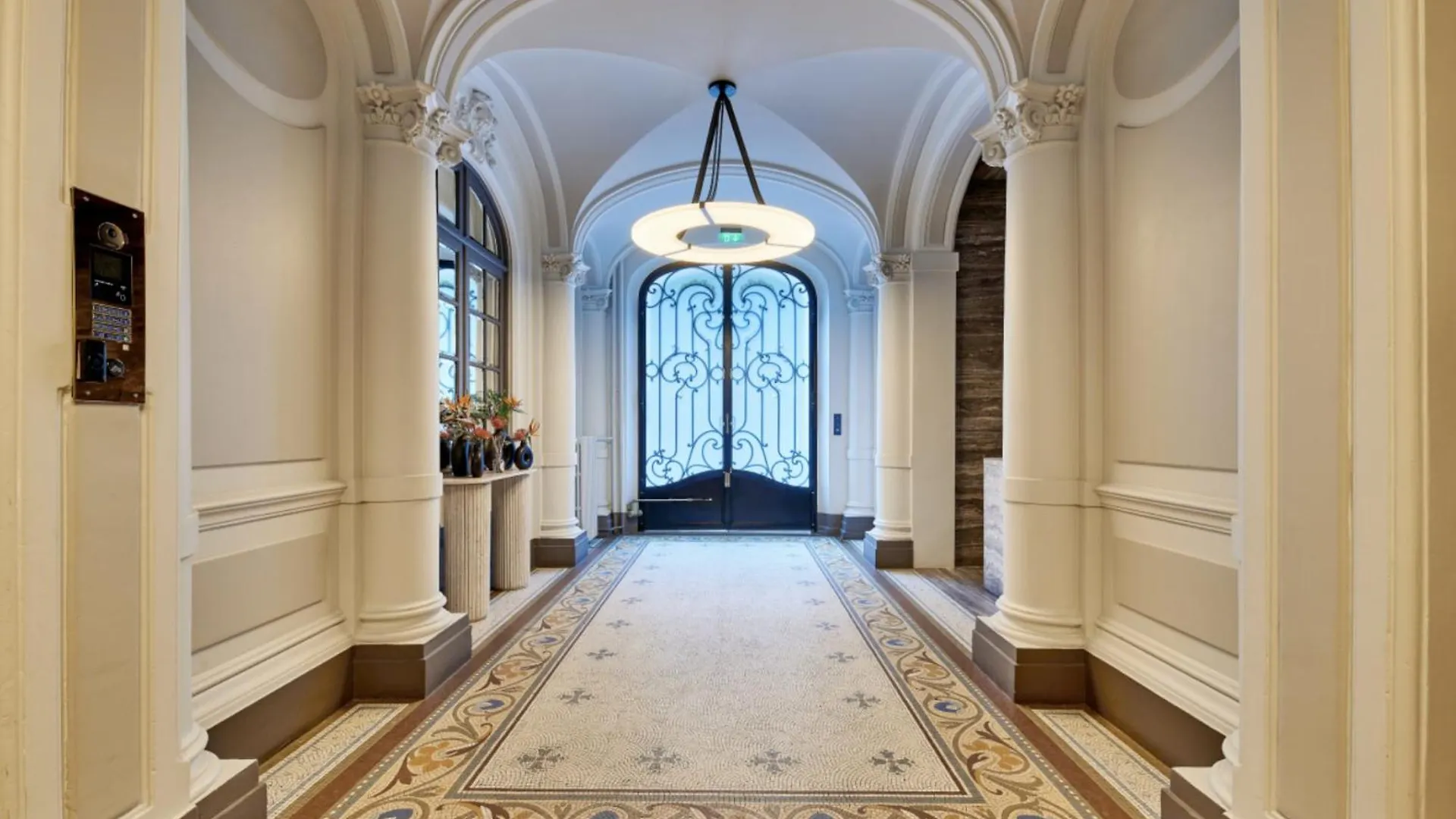 Luxueux Appartement Familial 5 Bd, Parc Monceau Paris 0*,  France