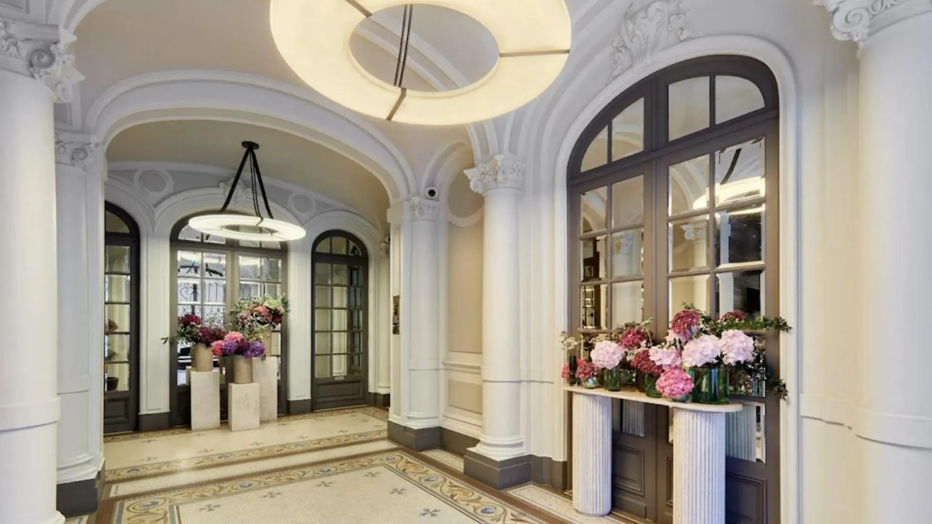 Luxueux Appartement Familial 5 Bd, Parc Monceau Paris Apartment
